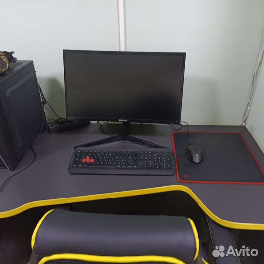 Игровой компьютерный стол бу