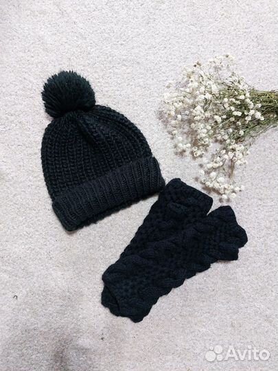 Шапка женская Zara много головных уборов