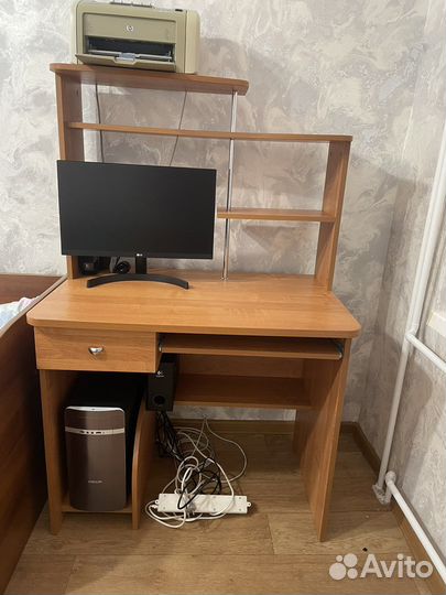 Компьютерный стол