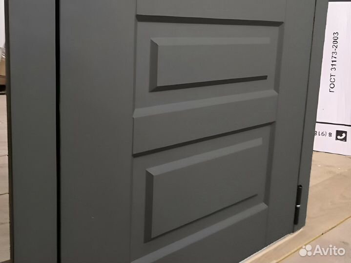 Входная дверь глухая мдф