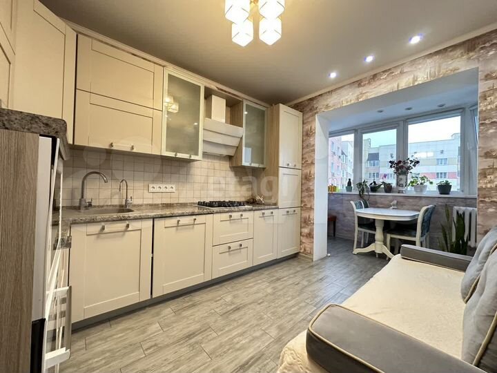 1-к. квартира, 42 м², 8/10 эт.