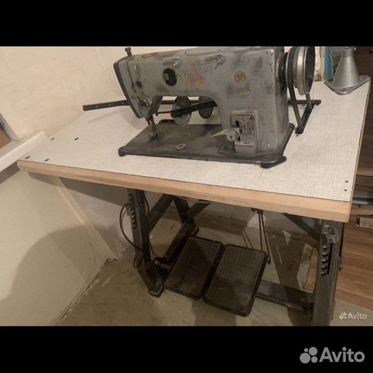 Промышленная швейная машинка