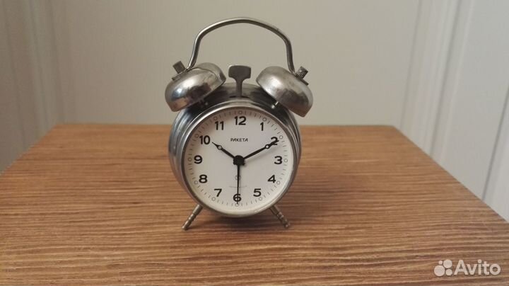 Часы будильник СССР механический Ракета