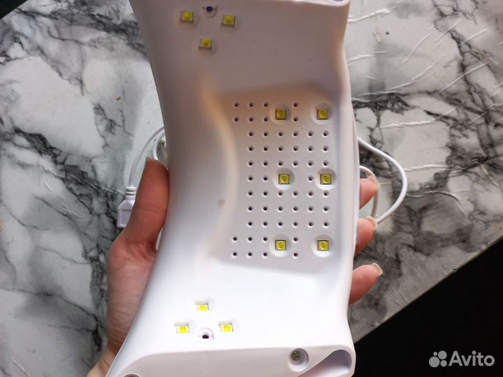 Маникюрная лампа