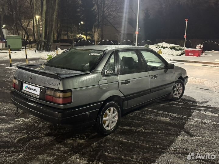 Volkswagen Passat 1.6 МТ, 1988, 250 000 км