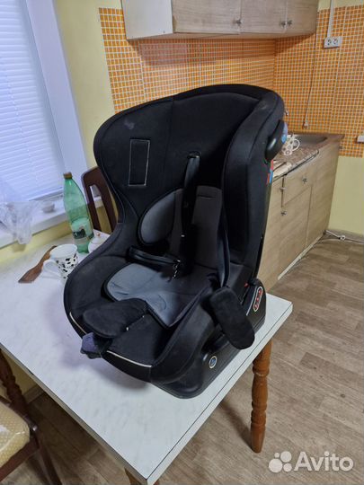 Автомобильное кресло