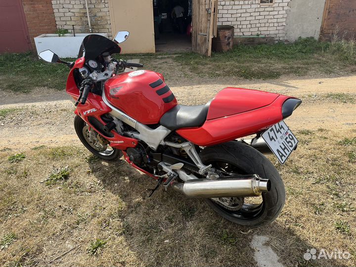 Продам Honda VTR 1000F