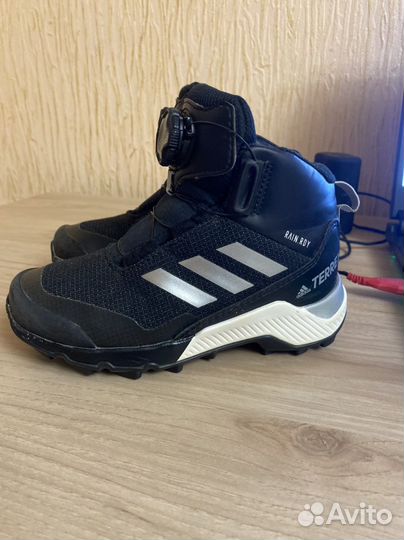 Ботинки на мальчика Adidas terrex boa