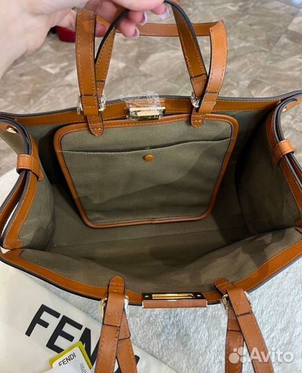 Сумка Fendi Peekaboo