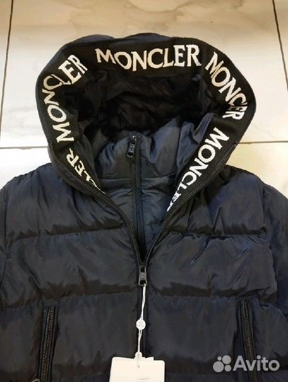 Пуховик Moncler