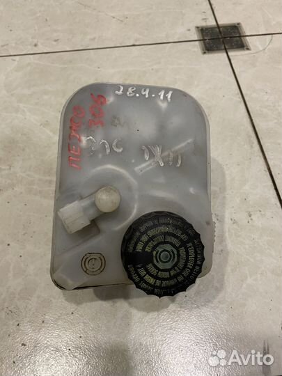 Главный тормозной цилиндр Peugeot 306