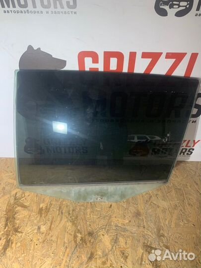 Стекло двери заднее левое Volkswagen Golf 1K BSE