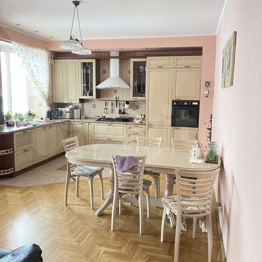 4-к. квартира, 192,4 м², 4/5 эт.