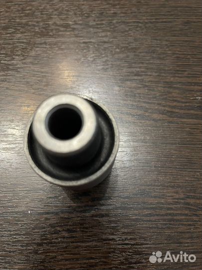 Продам втулку для амортизатора NAB-352