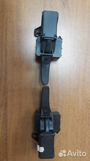 Ручка двери внутренняя левоя Mercedes Atego