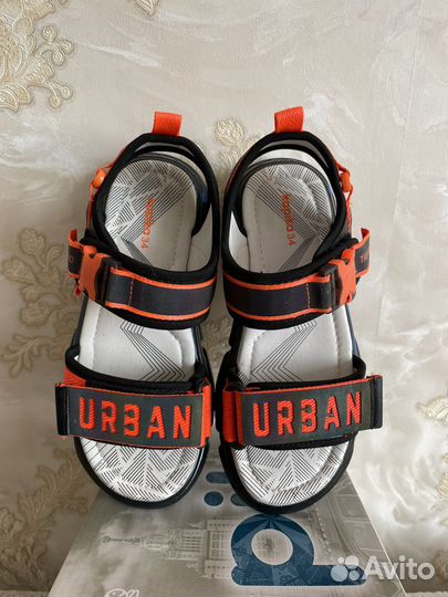 Босоножки новые размер 34