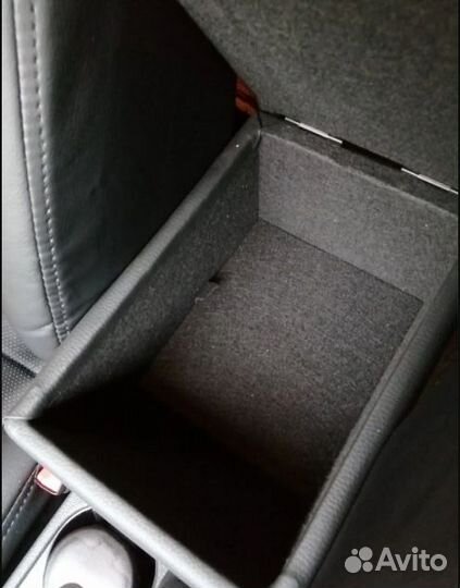 Подлокотник Toyota Corolla Verso / Тойота Версо