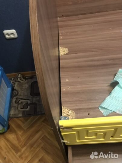 Двухъярусная кровать