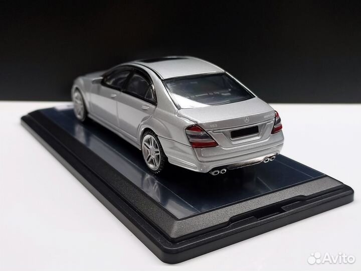 1:43 Mercedes S63 AMG