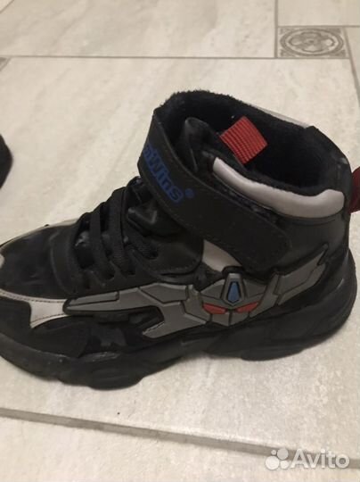 Кроссовки на мальчика