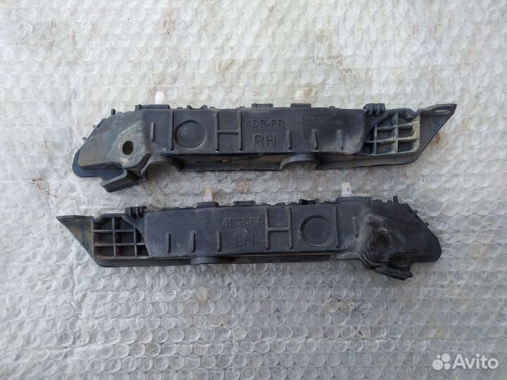 Кронштейны переднего бампера Kia Rio 4