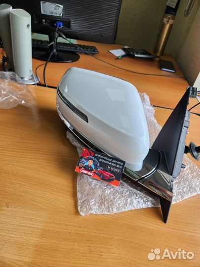 Новое оригинальное правое зеркало Geely Monjaro