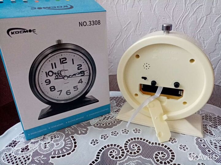 Часы настольные будильник. Новый