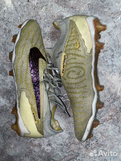 Футбольные бутсы nike phantom gx