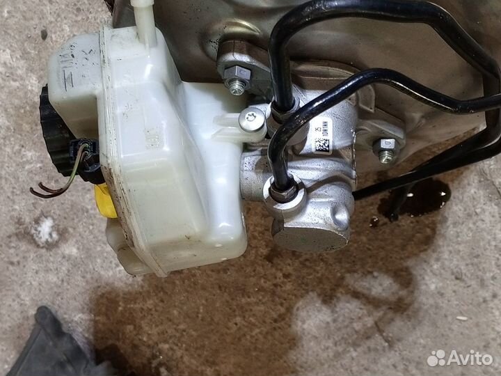 Цилиндр торможной главный на бмв 5 G30/31 2019r