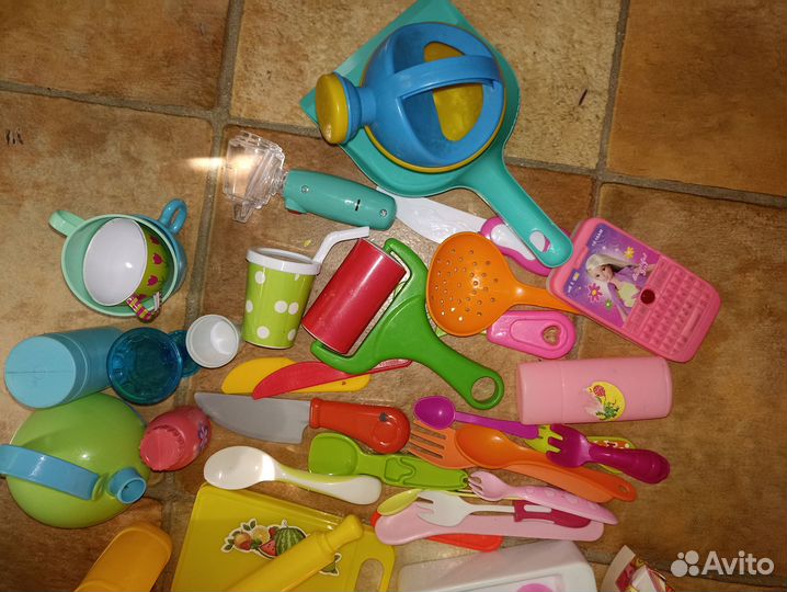 Игрушки посуда, фрукты и овощи