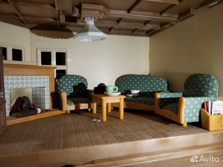 Sylvanian families домик с мебелью, на дереве