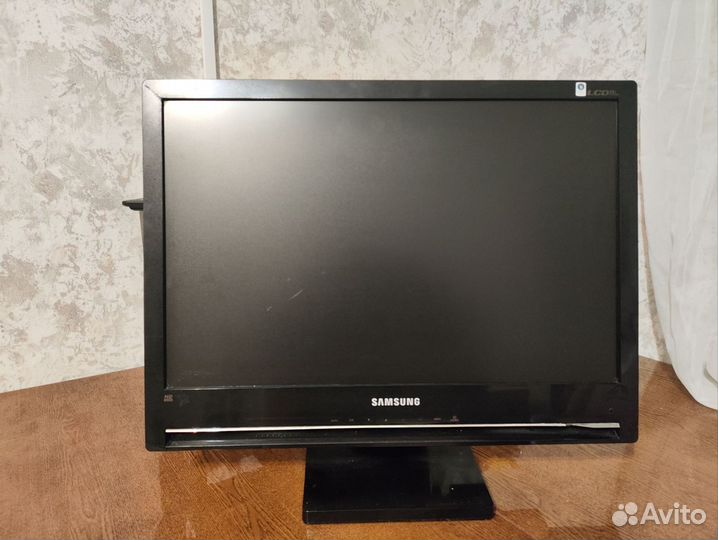 Телевизор Samsung 22 дюйма