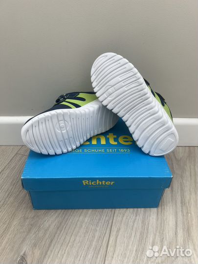 Кроссовки новые adidas, richter 28