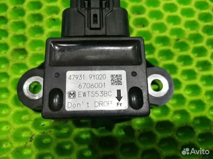 Датчик ускорения Nissan Teana J31