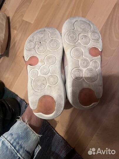 Кроссовки 28