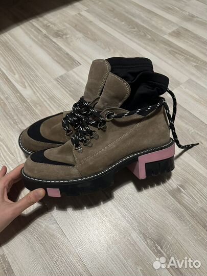 Ботинки женские