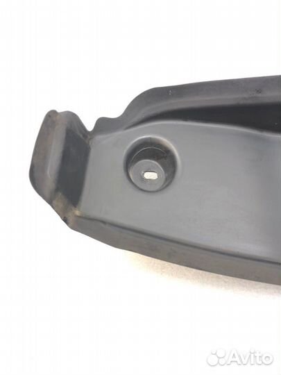 Пыльник крыла передний правый Mercedes-Benz Glc