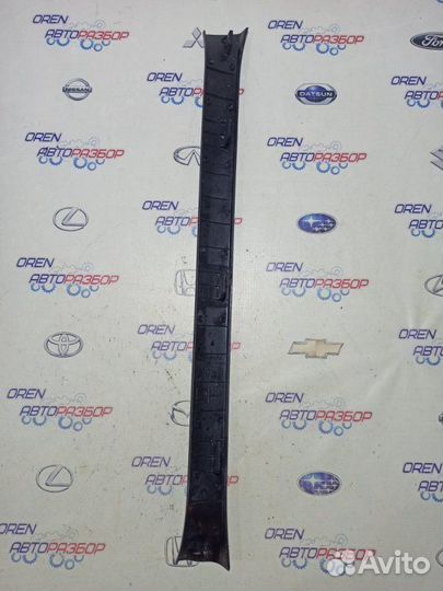 Накладка на порог салона правая Subaru Impreza