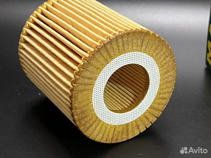 Фильтр масляный Mann HU815/2X для BMW