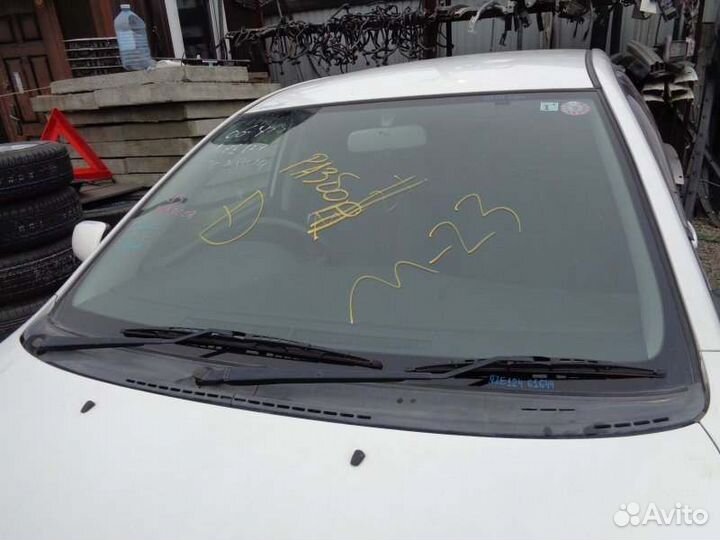 Лобовое стекло Toyota Corolla Fielder NZE124