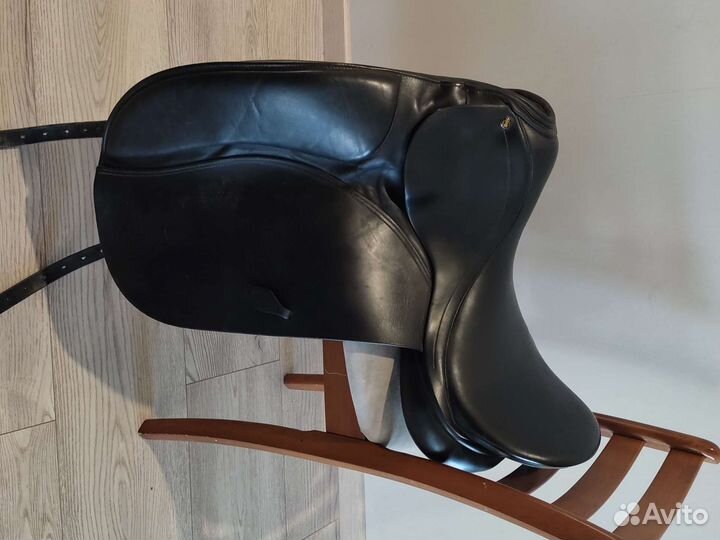 Конная амуниция седло