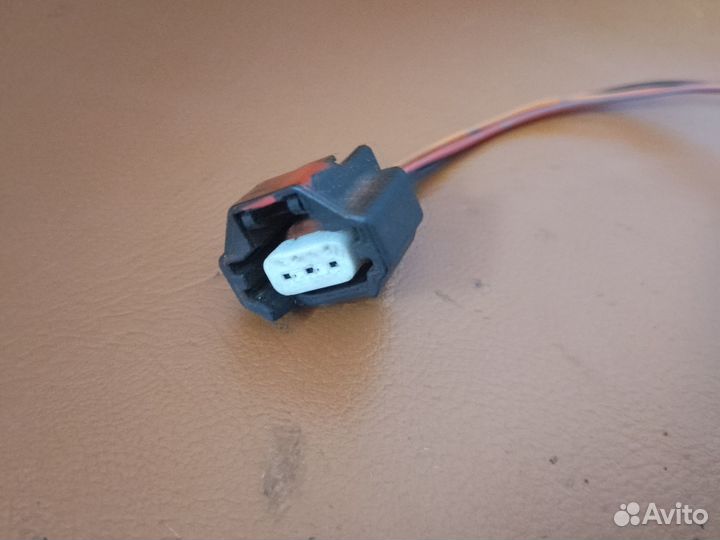 Фишка. разъем датчика распредвала Ниссан