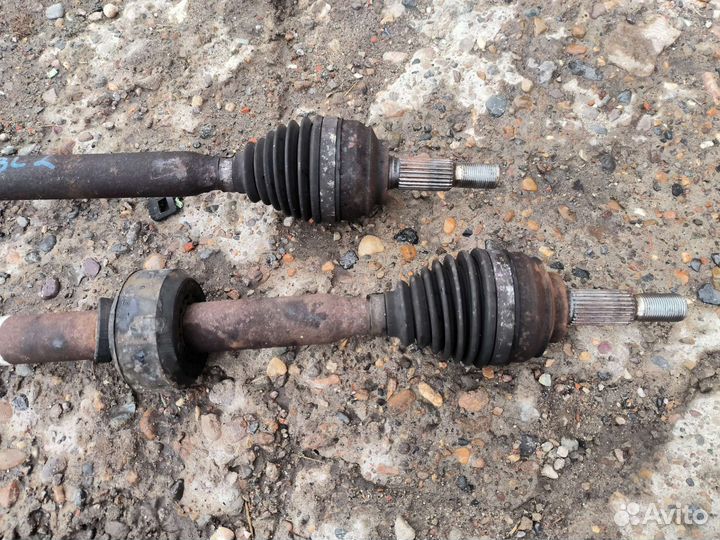 Renault Logan 2 привод левый правый