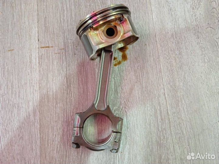 Поршень с шатуном Nissan Juke F15 HR16DE 2013