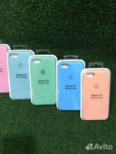 Силиконовый чехол на iPhone