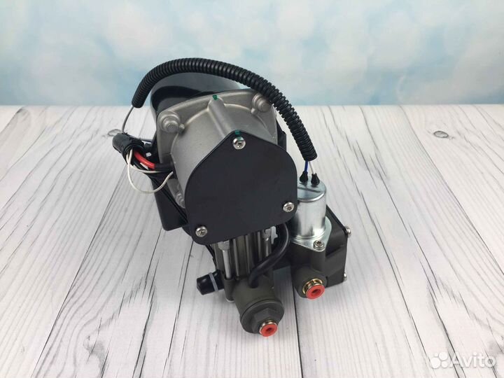 Компрессор пневмоподвески Land Rover Discovery 3 6
