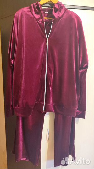 Спортивный костюм женский