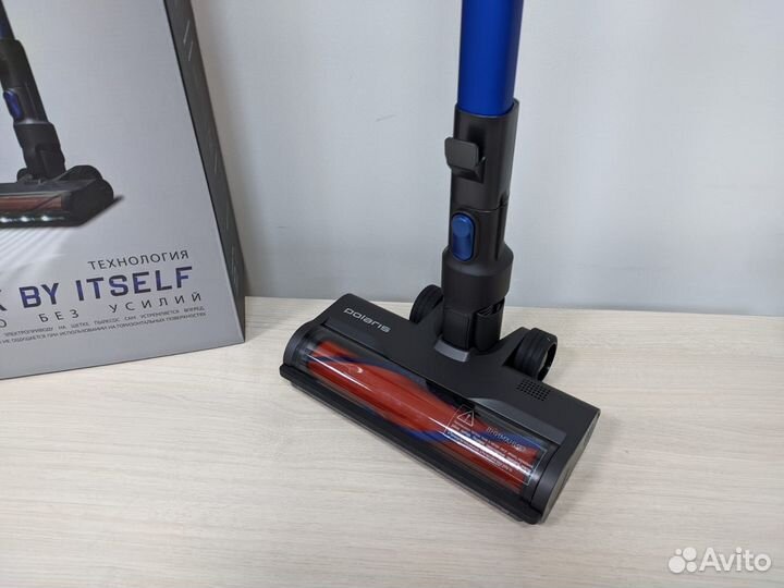 Вертикальный беспроводной пылесос Polaris