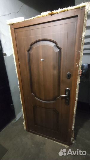Дверь входная металлическая