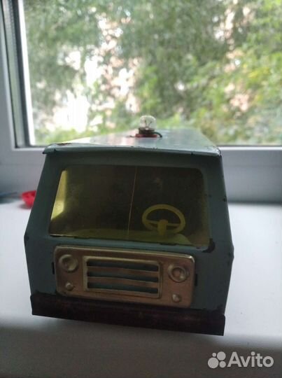 Игрушки СССР Жестяные автомобили70-80г